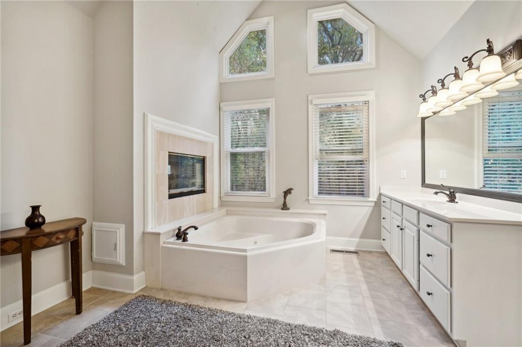 3505 Summit Trail