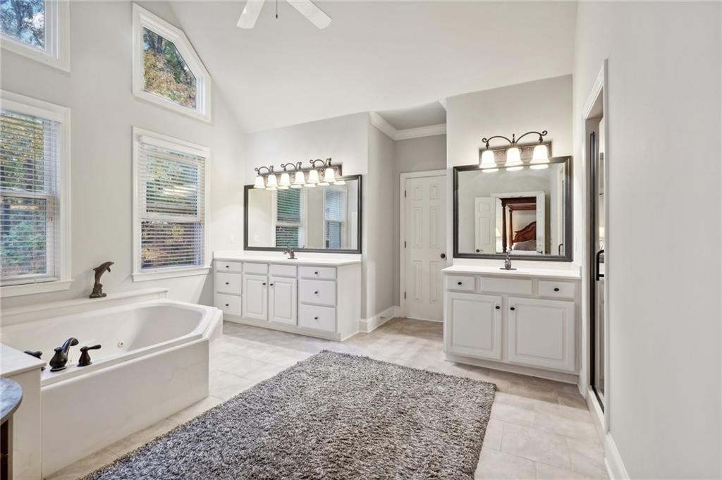 3505 Summit Trail