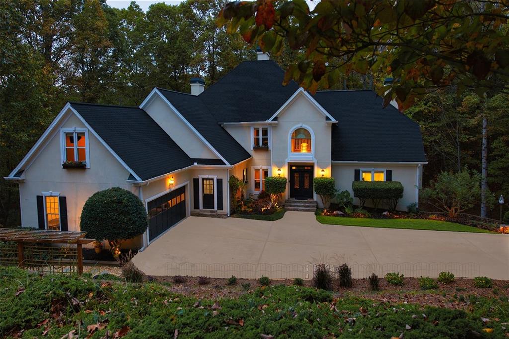 3505 Summit Trail
