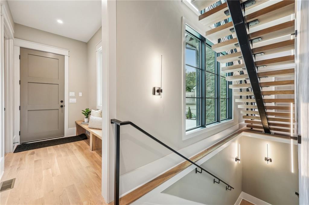 9325 Ponderosa Trail