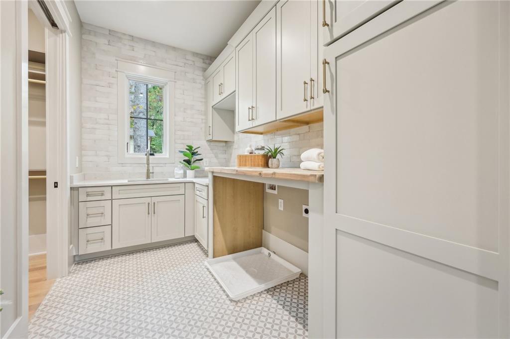 9325 Ponderosa Trail
