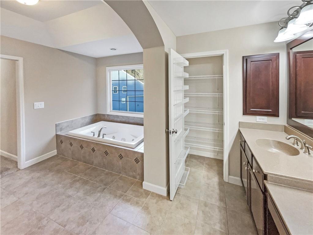 6166 Baybrook Trace