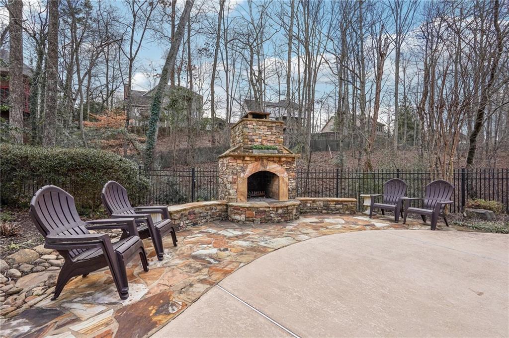 10235 Worthington Manor