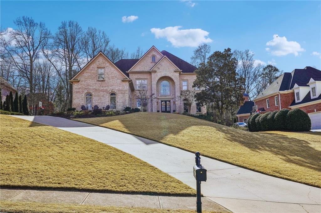 10235 Worthington Manor