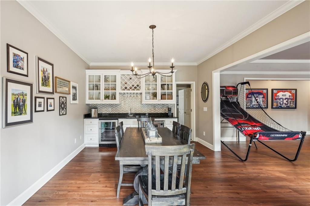 10235 Worthington Manor