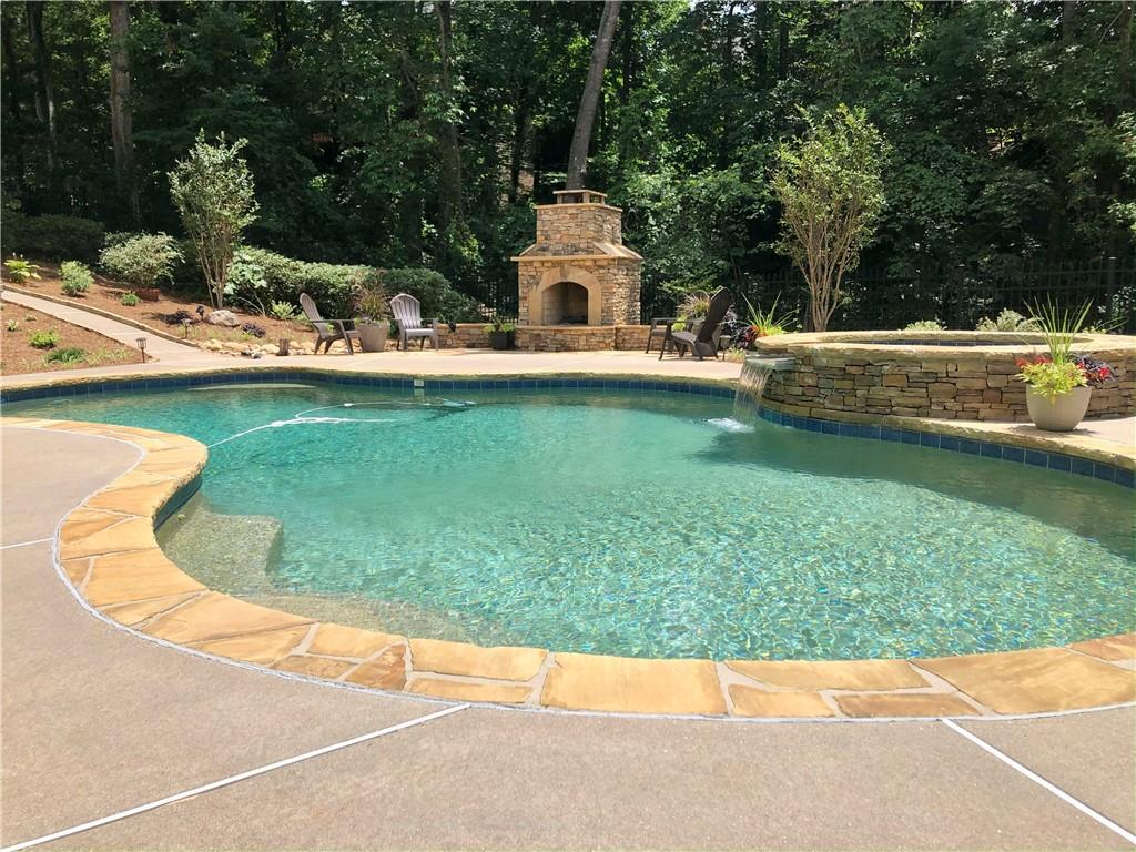 10235 Worthington Manor