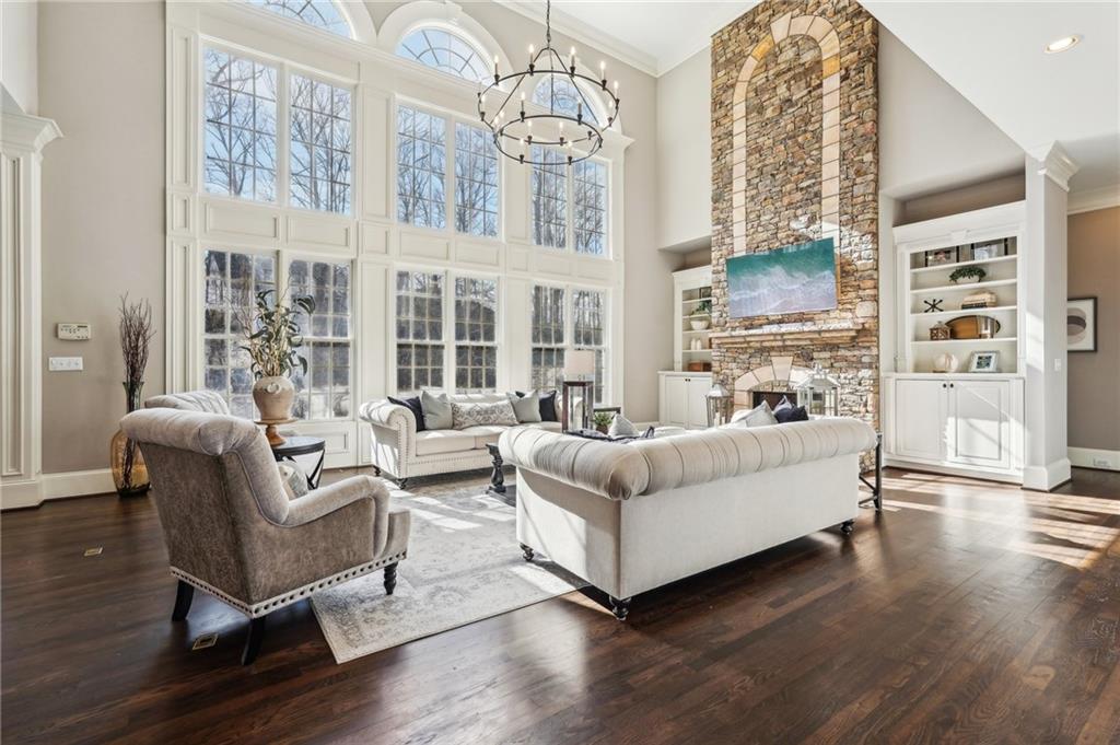10235 Worthington Manor