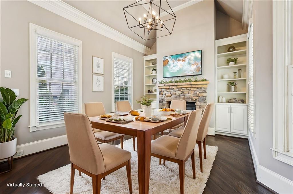 10235 Worthington Manor