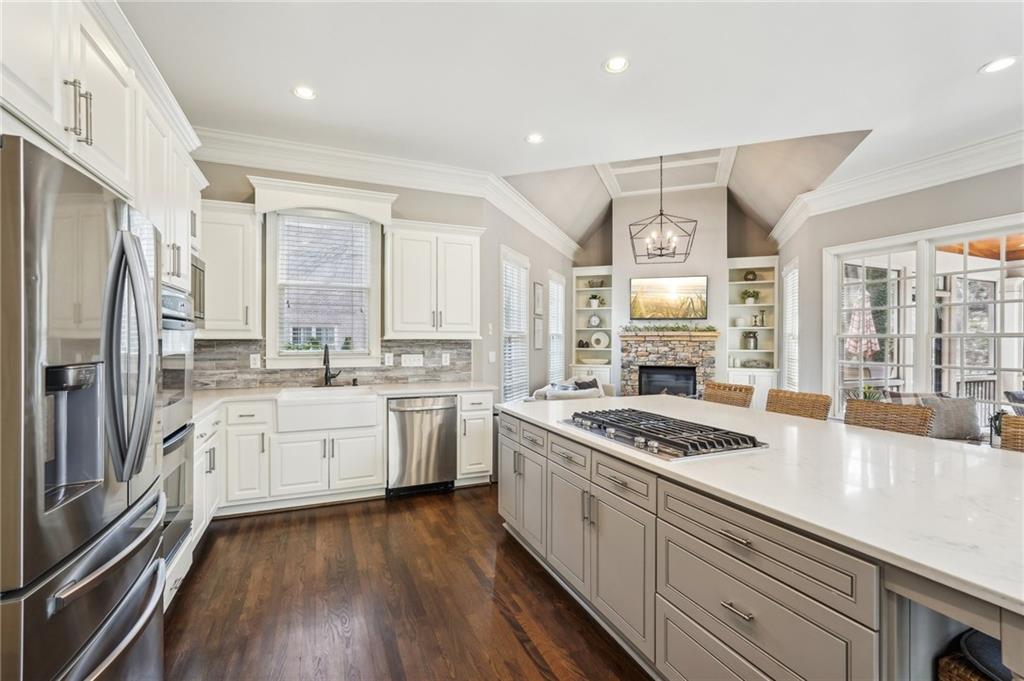 10235 Worthington Manor