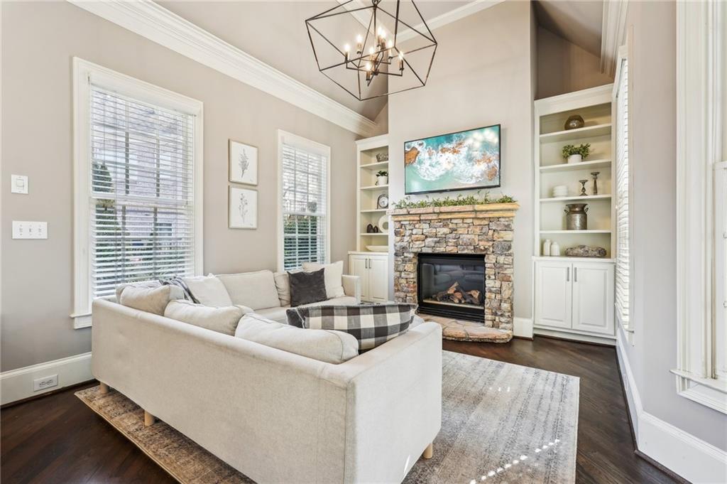 10235 Worthington Manor