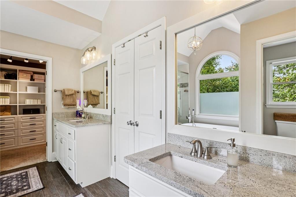 4050 Homestead Ridge Dr
