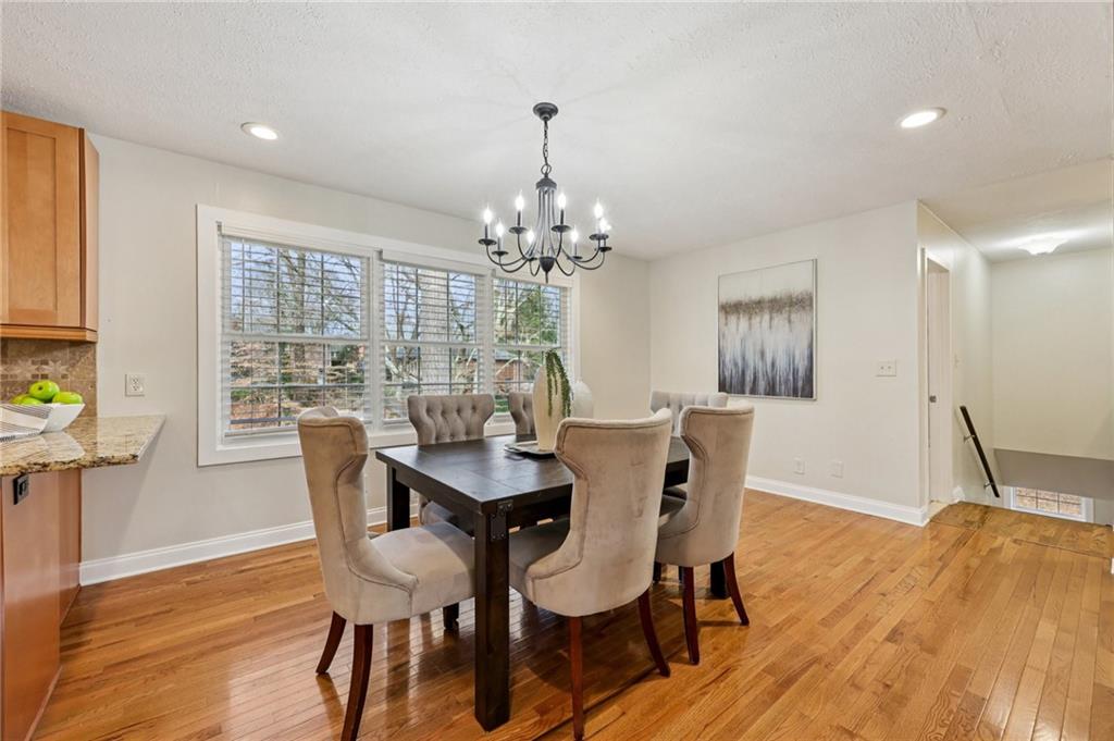 1505 Robinhood Trail