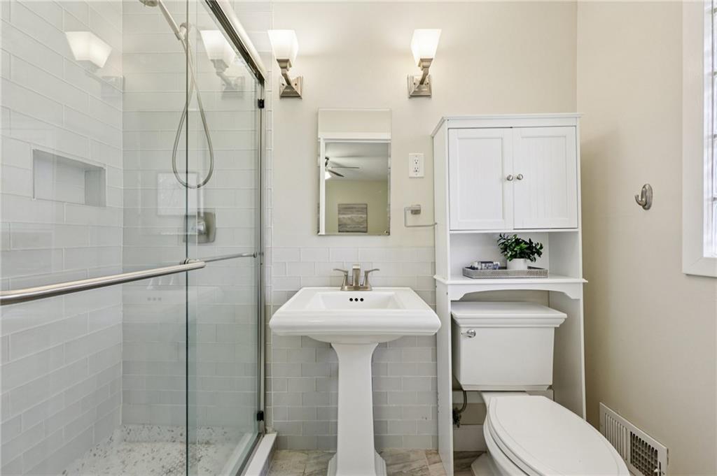 1505 Robinhood Trail