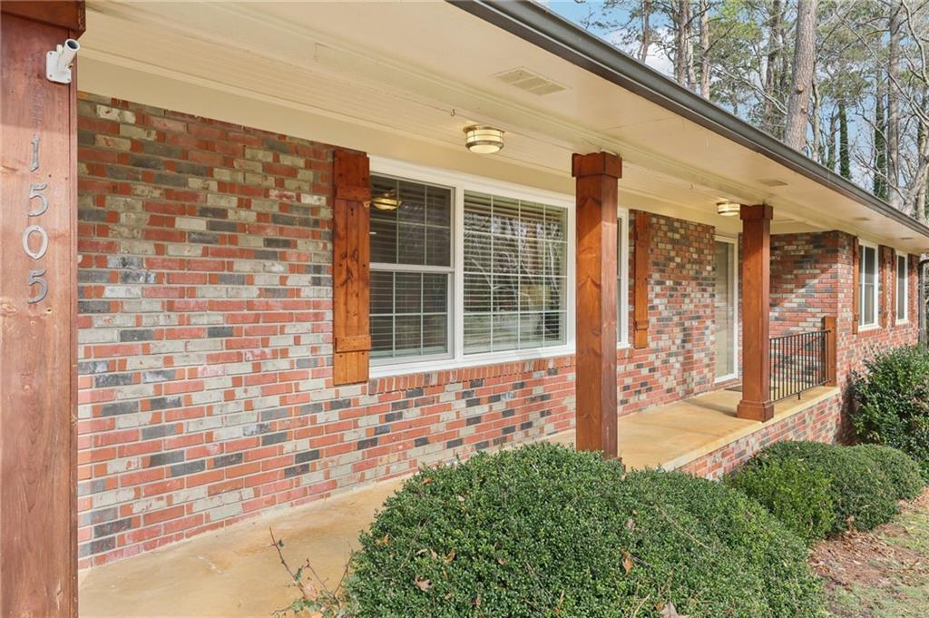 1505 Robinhood Trail