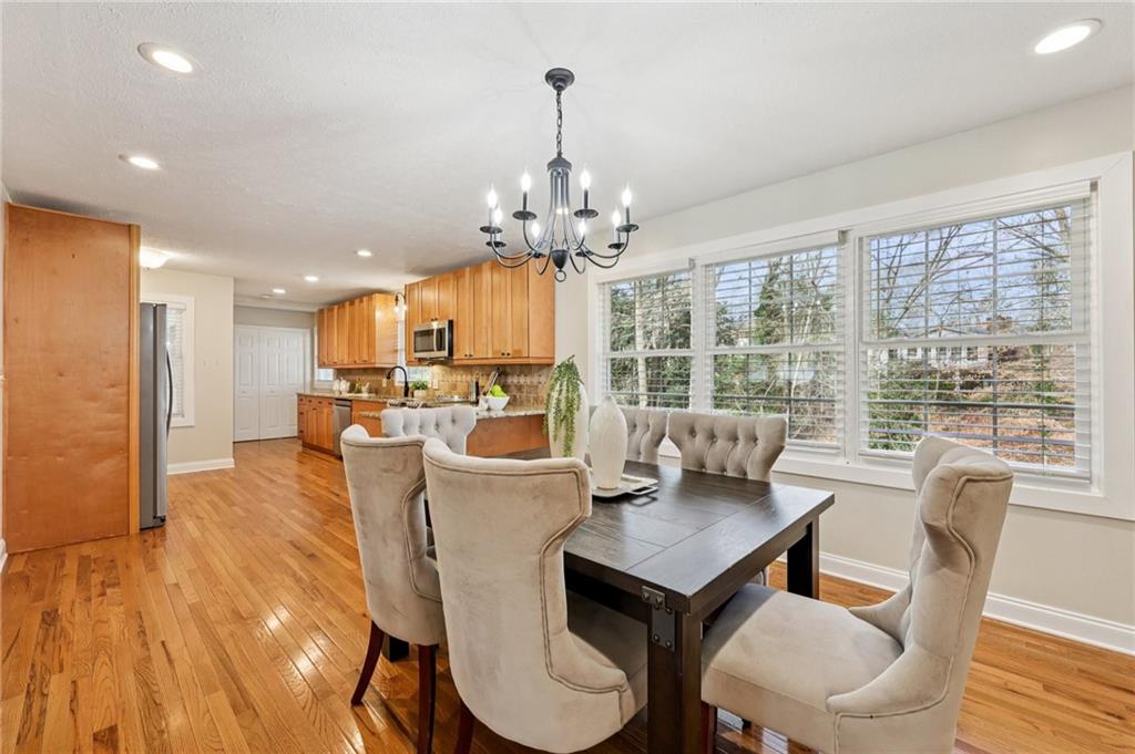 1505 Robinhood Trail
