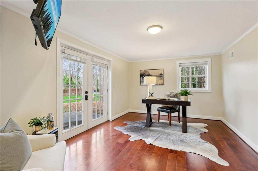1505 Robinhood Trail