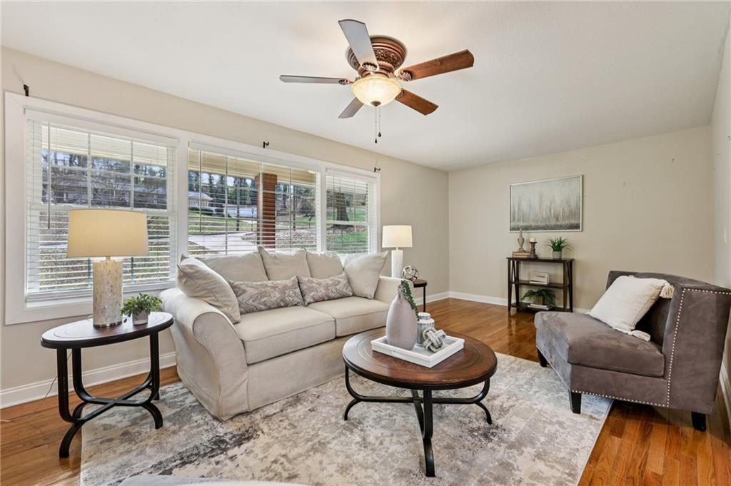 1505 Robinhood Trail
