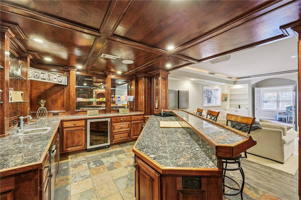 86 Grand Avenue
