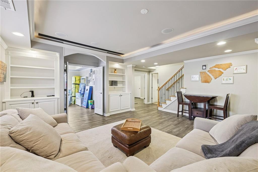 86 Grand Avenue