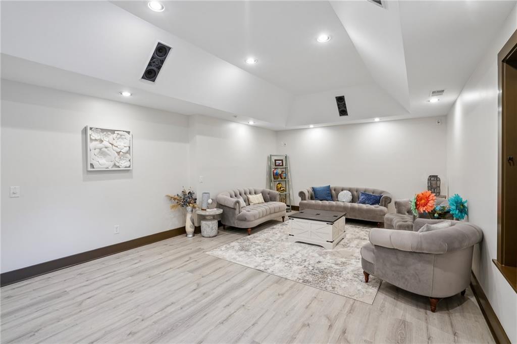 4325 Woodward Way