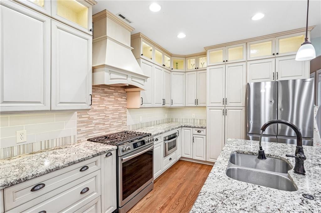 47 Lakecrest Circle