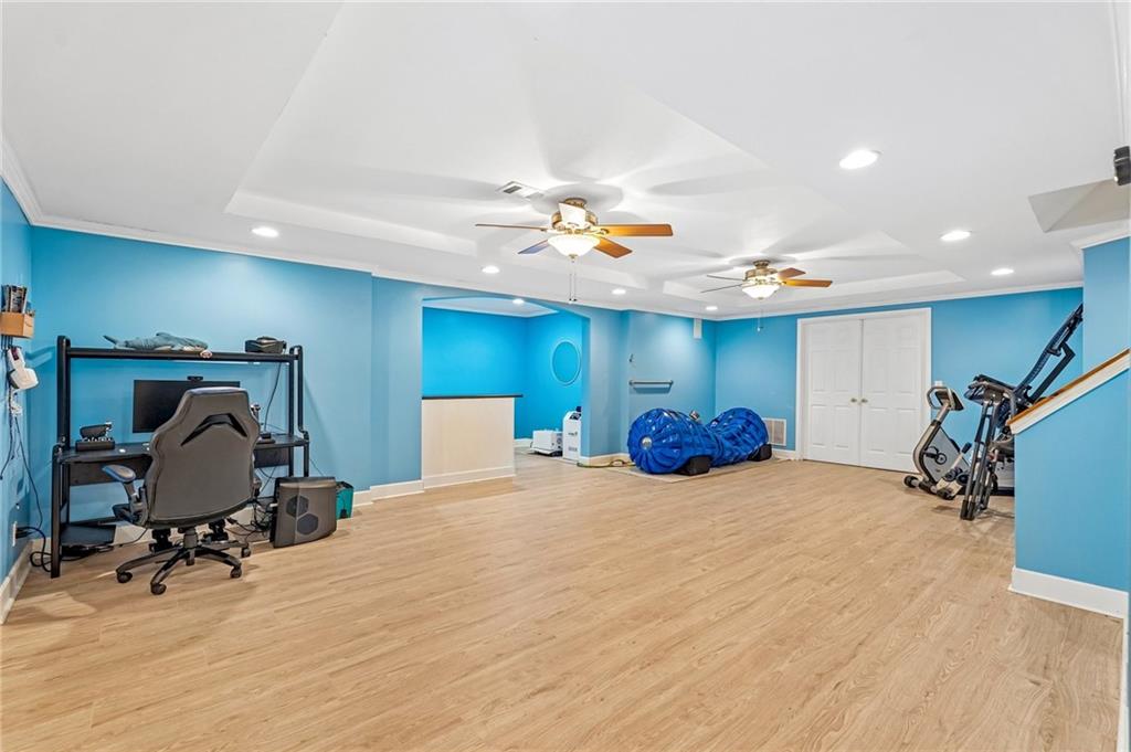 47 Lakecrest Circle