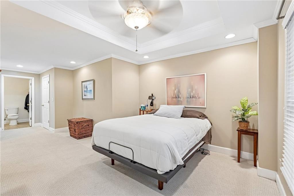 47 Lakecrest Circle