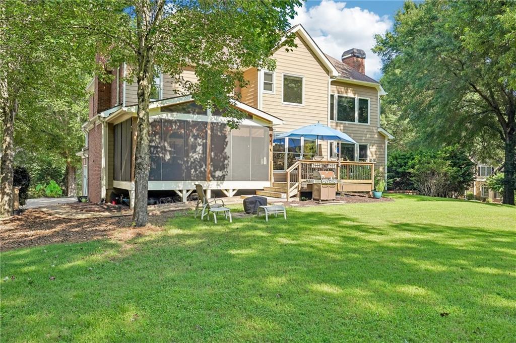 47 Lakecrest Circle
