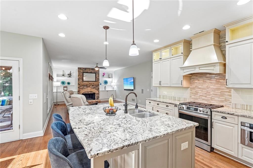 47 Lakecrest Circle