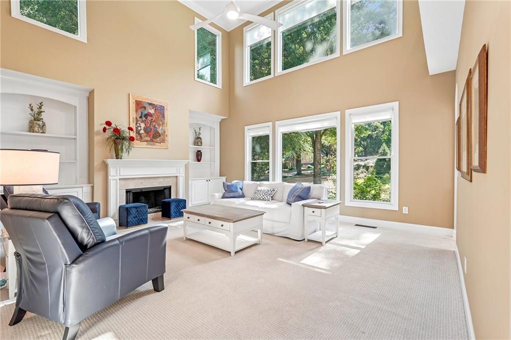 47 Lakecrest Circle