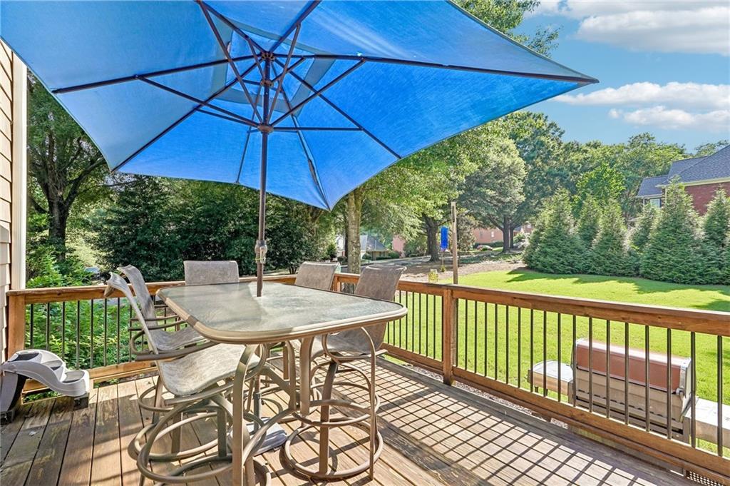 47 Lakecrest Circle