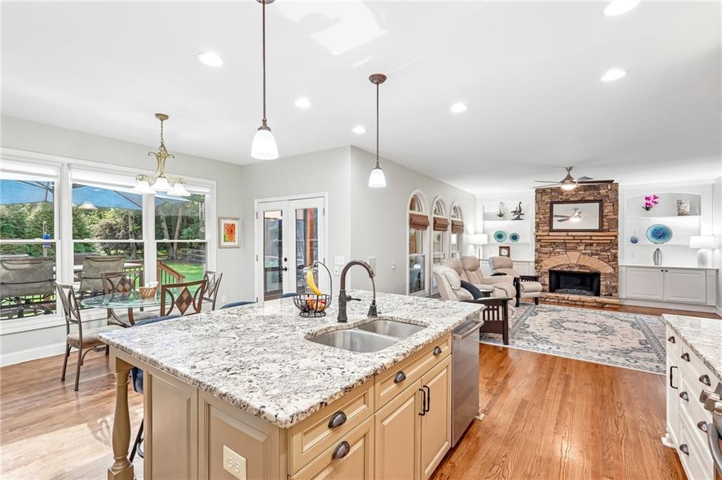47 Lakecrest Circle
