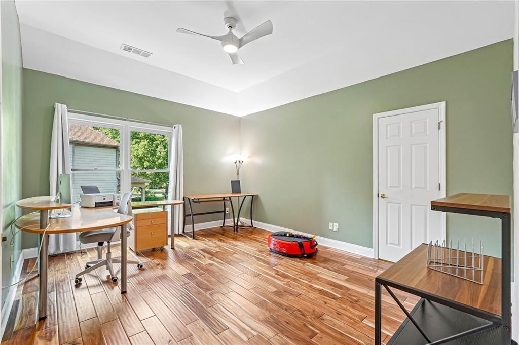 47 Lakecrest Circle