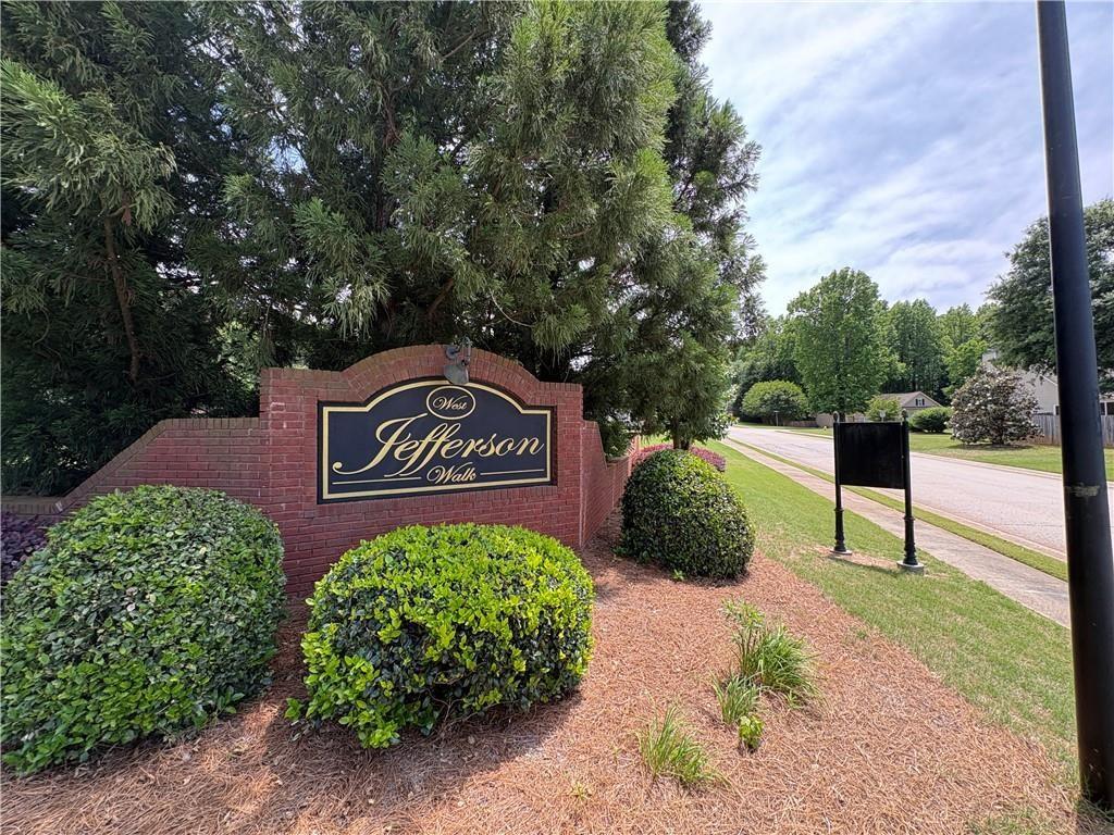 399 Laurel Oaks Lane