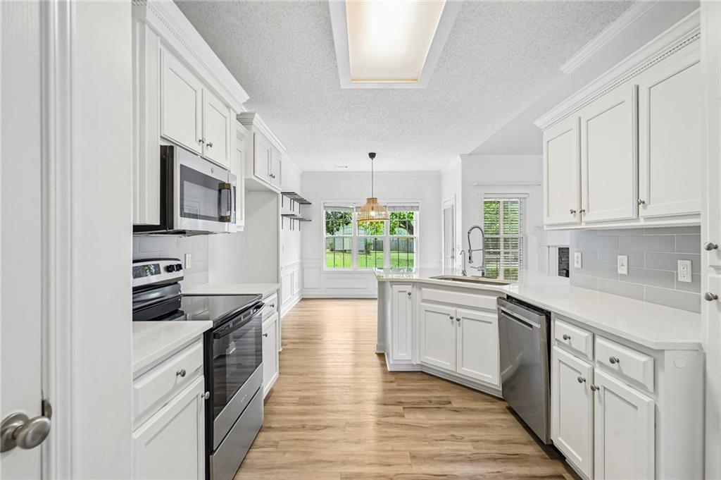 399 Laurel Oaks Lane