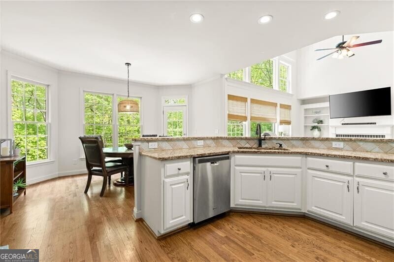 4425 Woodside Court