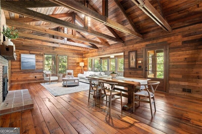 212 Hickory Oak Hollow
