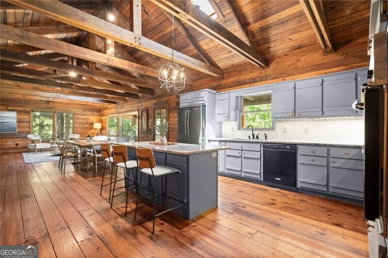 212 Hickory Oak Hollow