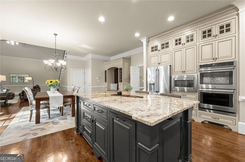 8925 Pinehurst Cove