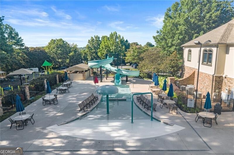 8925 Pinehurst Cove