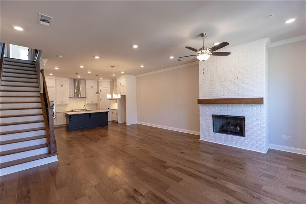 142 Everley Walk Unit 5