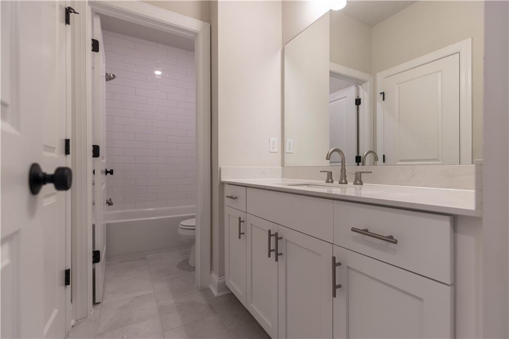 142 Everley Walk Unit 5
