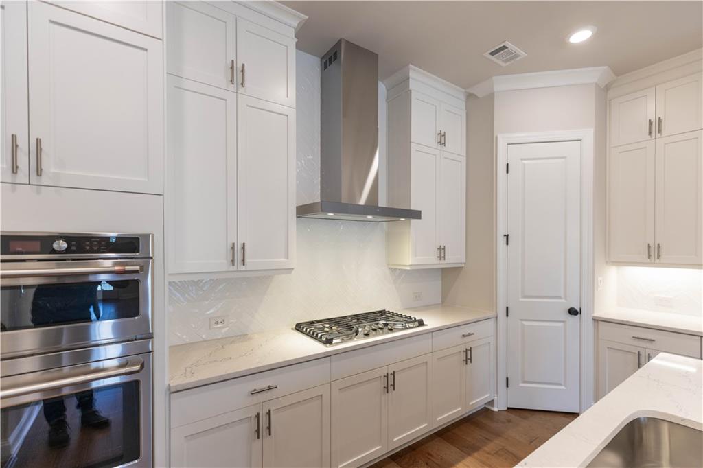 142 Everley Walk Unit 5