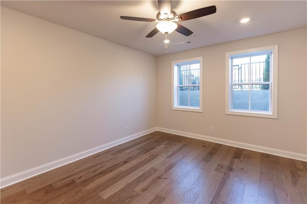 142 Everley Walk Unit 5