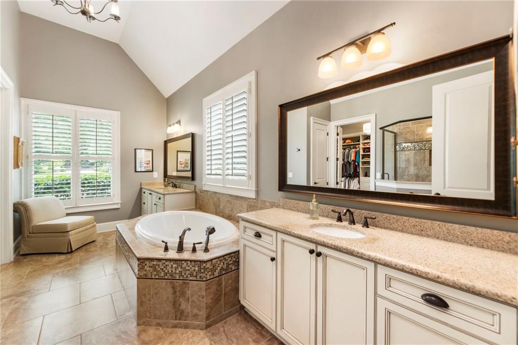 1095 Lunsford Circle