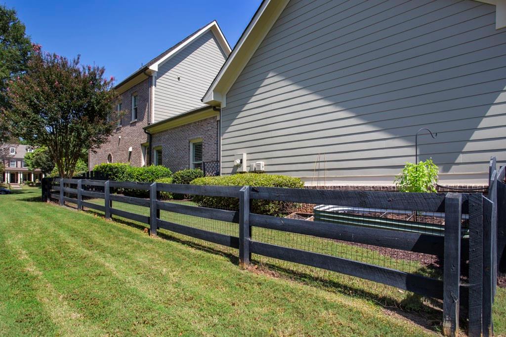 1095 Lunsford Circle