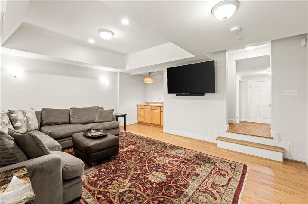 4425 Woodside Court