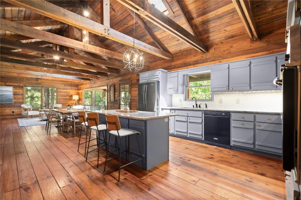 212 Hickory Oak Hollow