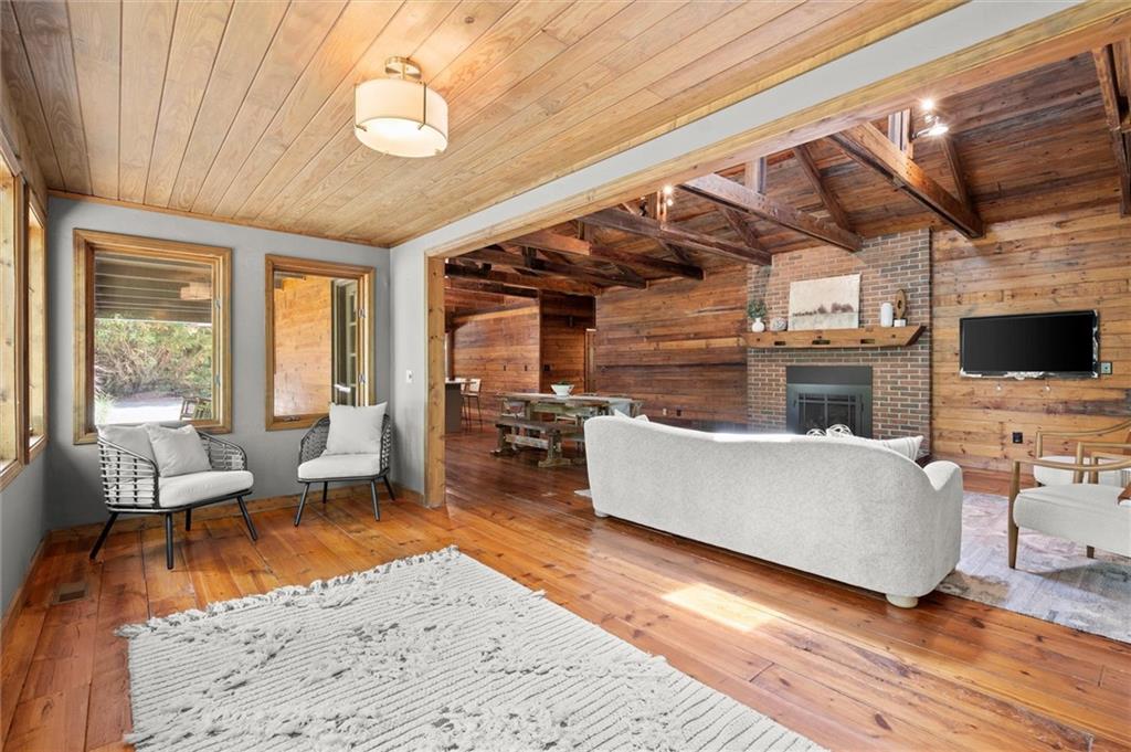 212 Hickory Oak Hollow