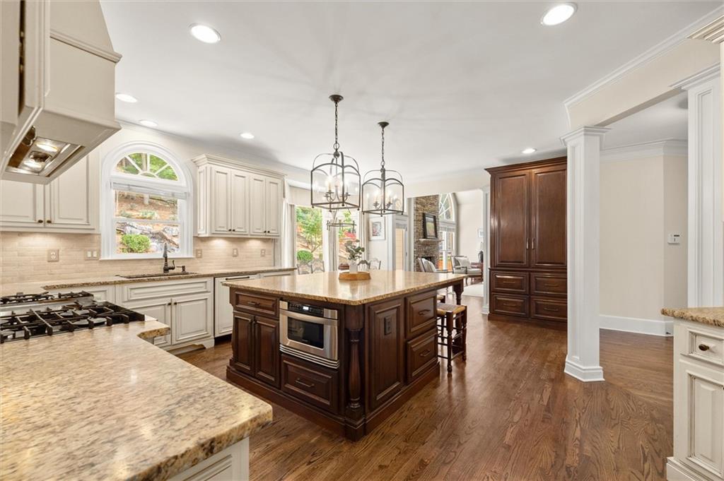 8475 High Hampton